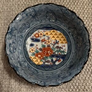 VINTAGE Beautifully Detailed Signed Botanical Porcelain Footed Bowl - Japan